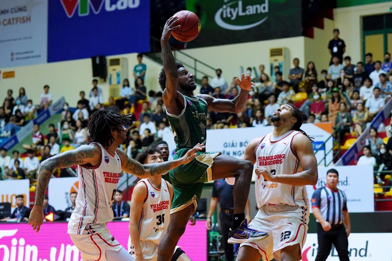 Thang Long Warriors vượt qua “phép thử” Cantho Catfish