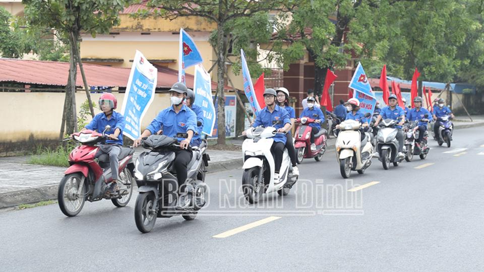 Ngày hội “Thanh niên Nam Định với văn hóa giao thông”