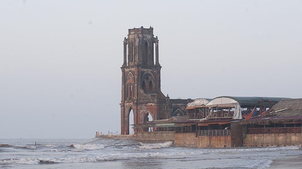 Đảm bảo an toàn phòng, chống thiên tai tại khu vực Nhà thờ đổ xã Hải Lý