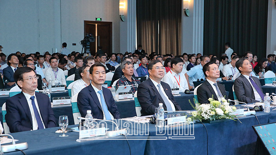 Diễn đàn quốc gia phát triển kinh tế số và xã hội số lần thứ nhất