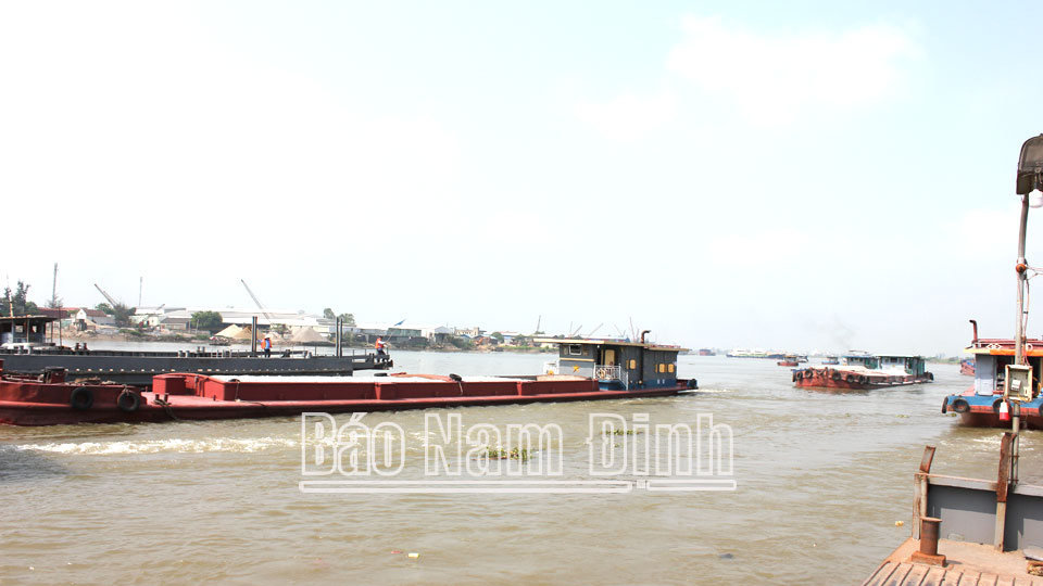Từng bước phát huyđa phương thức vận tải