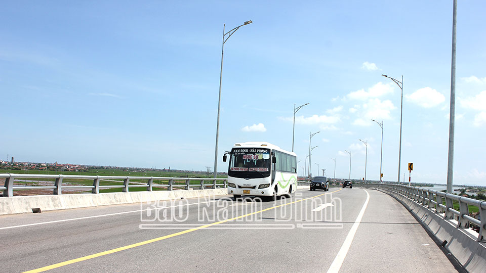 Nỗ lực tháo gỡ các điểm nghẽn về hạ tầng giao thông chiến lược