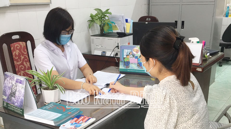 Hướng tới mục tiêuloại trừ lây truyền HIV từ mẹ sang con