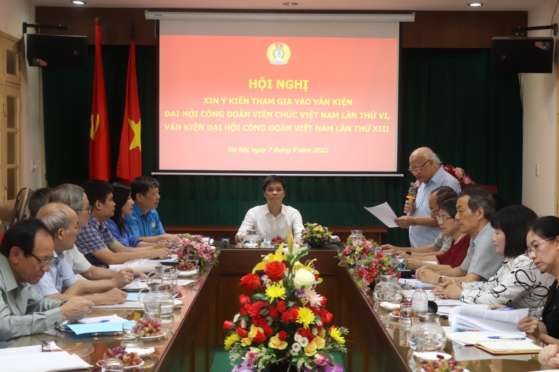 Đề nghị đẩy nhanh cải cách chế độ tiền lương cho đội ngũ cán bộ, công chức