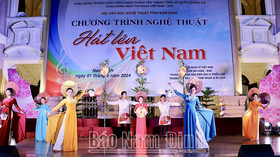 Chương trình nghệ thuật “Hát lên Việt Nam”