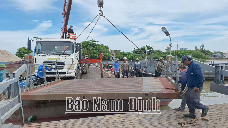 Đảm bảo vận hành an toànhệ thống phà, cầu phao