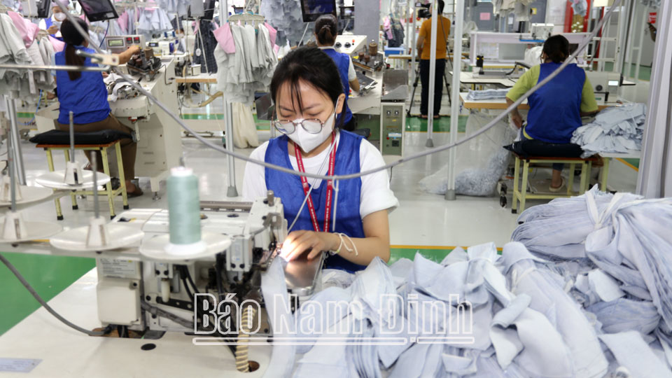 Liên đoàn Lao động huyện Xuân Trườngtích cực chăm lo cho người lao động