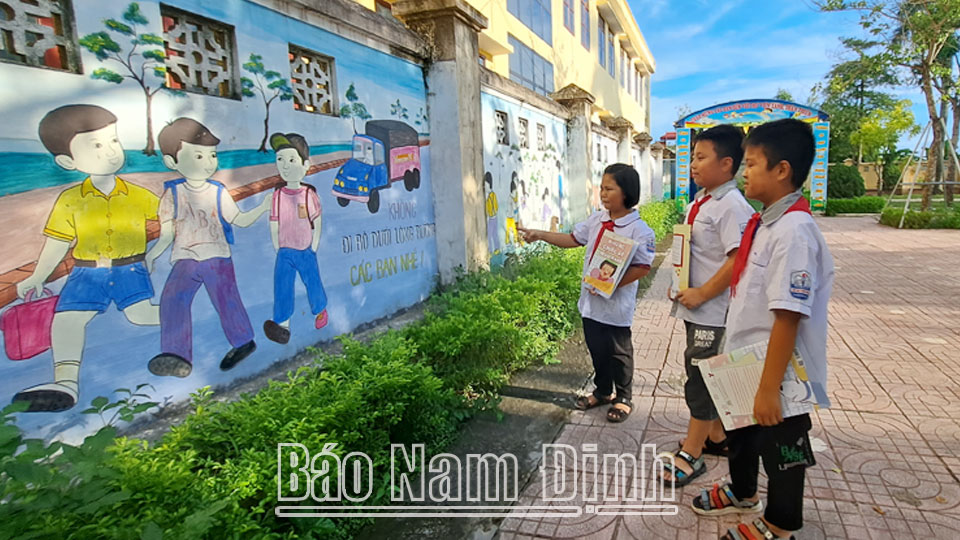 Nam Trực đẩy mạnh giáo dụcan toàn giao thông trong trường học