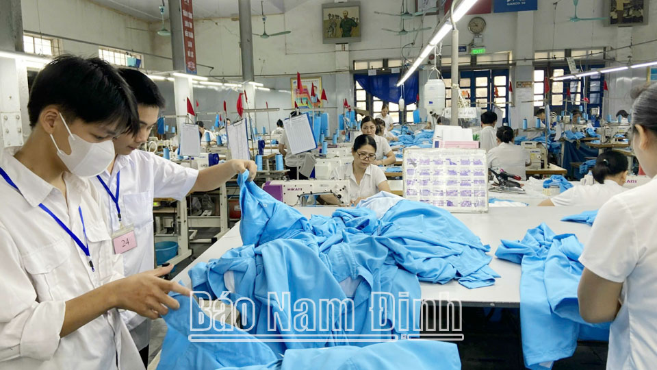 Đổi mới, phát triển giáo dục nghề nghiệp để tăng cơ hội học nghề cho học sinh phổ thông