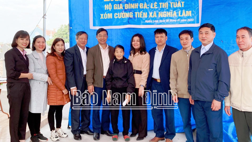 Những mái ấm tình thươngcho phụ nữ nghèo