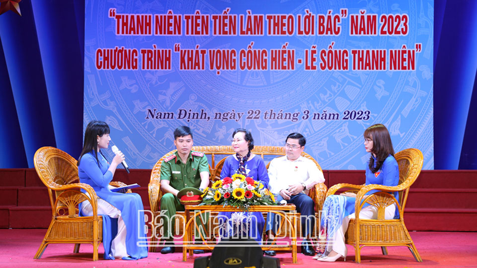 Tuổi trẻ tiên phongbảo vệ nền tảng tư tưởng của Đảng