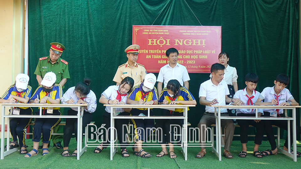 Ngăn ngừa tệ nạn xã hộixâm nhập học đường