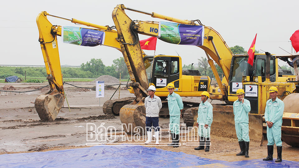 Đảm bảo đủ nguồn cát phục vụ thi côngcác dự án giao thông trọng điểm