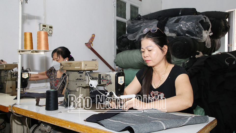 Xây dựng Đảnggắn với chăm lo đời sống nhân dân