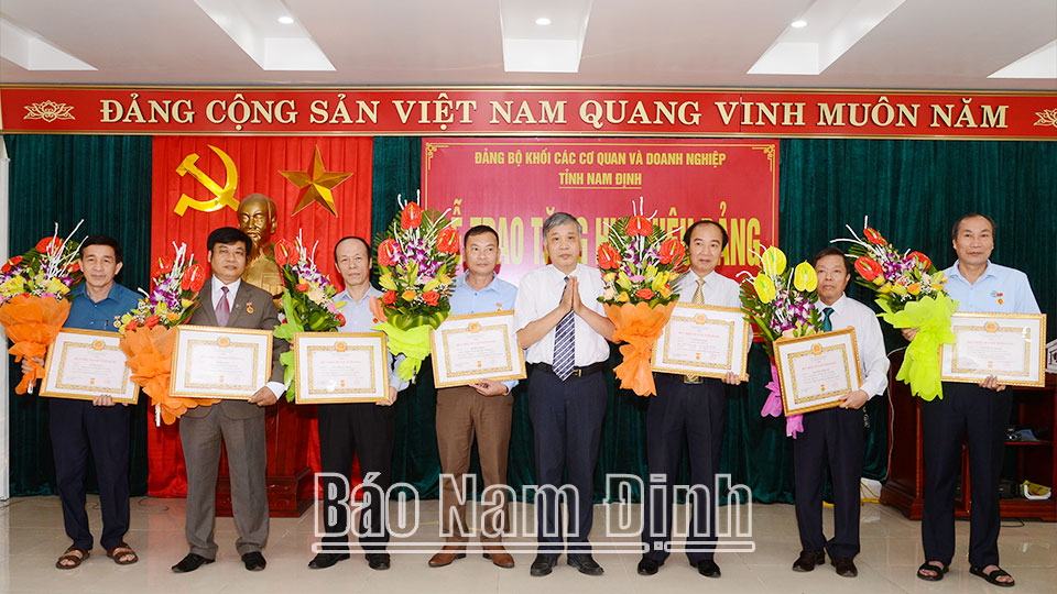 Tác phẩm tham dự giải báo chí Búa Liềm vàng lần thứ VIII-2023: Củng cố, xây dựng tổ chức cơ sở đảng bắt đầu từ công tác quản lý đảng viên
