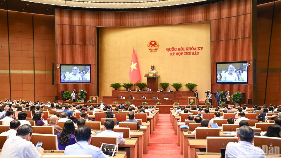 Đại biểu Quốc hội đề nghị tăng lương tối thiểu cho người lao động từ 1/7/2024