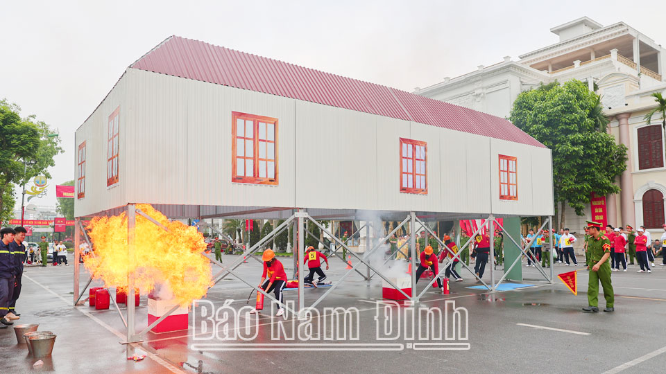 Nhân Ngày toàn dân phòng cháy, chữa cháy (4/10): Huy động sức mạnh tổng hợp toàn dântham gia phòng cháy, chữa cháy