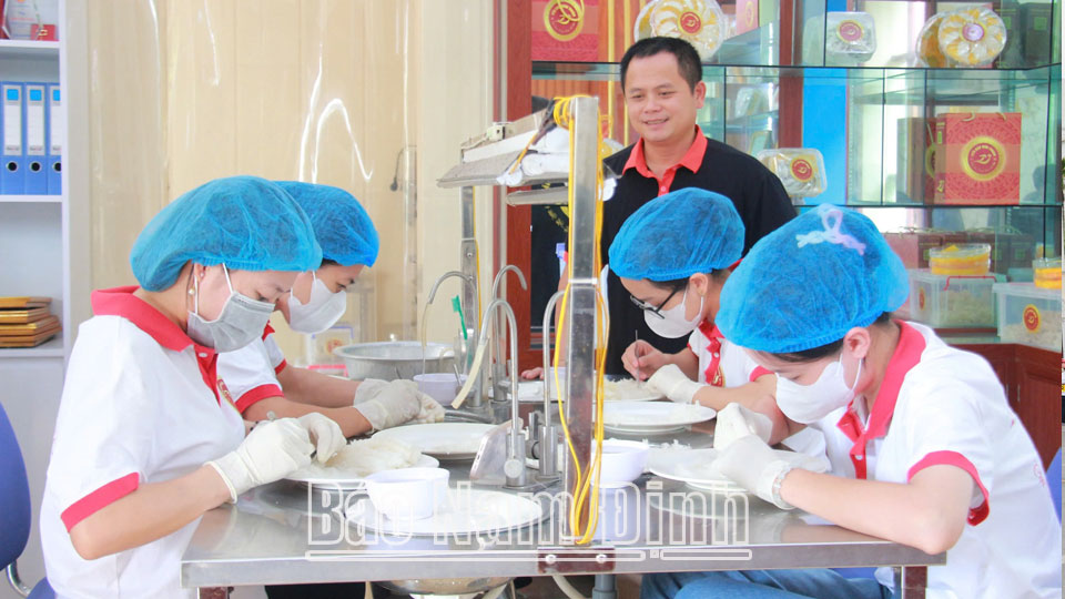 Hội viên nông dân phát triểnsản xuất nông nghiệp tích hợp đa giá trị