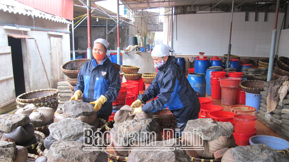 Làng nghề thích ứng với biến đổi khí hậu