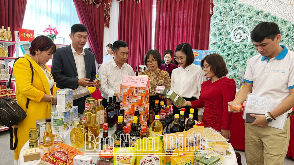 Góp phần thúc đẩy hợp tác phát triểntrong sản xuất, kinh doanh nông sản