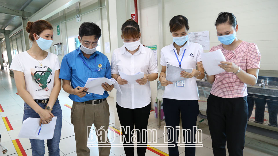 Liên đoàn Lao động tỉnh tăng cường tuyên truyền, phổ biến, giáo dục pháp luật cho người lao động