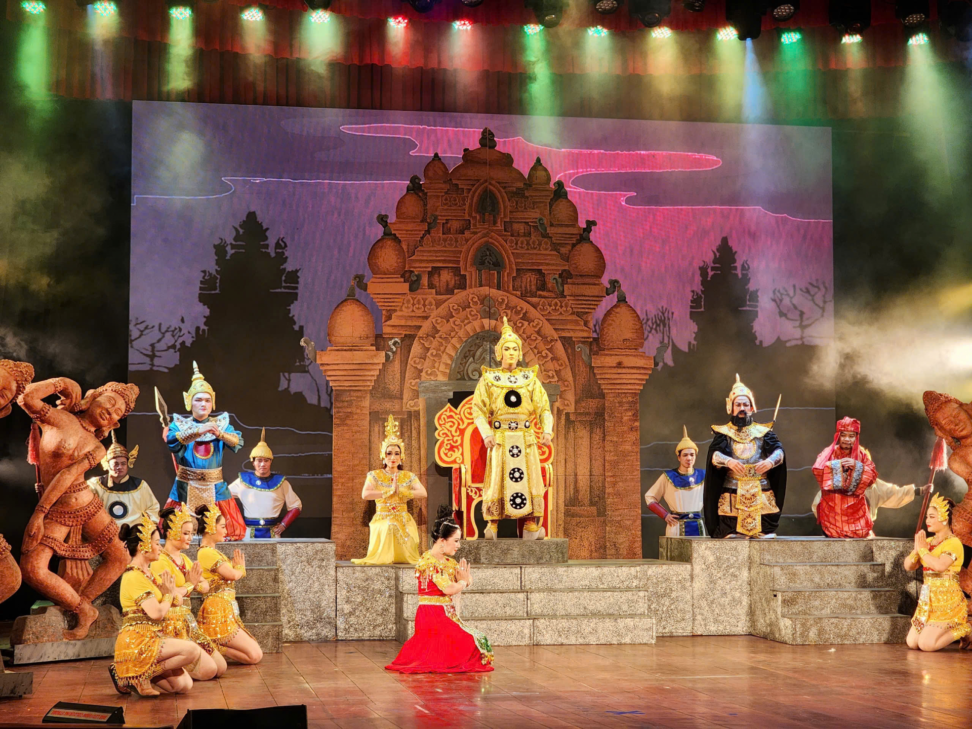 Nhà hát Nghệ thuật truyền thống Nam Định giành 1 HCV, 2 HCB và 1 giải xuất sắc tại Liên hoan Cải lương toàn quốc năm 2024