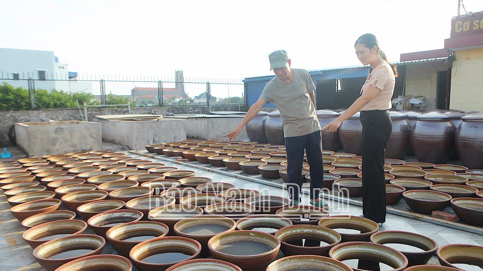 Làng nghề nước mắm truyền thống Sa Châu tất bật vào vụ tết