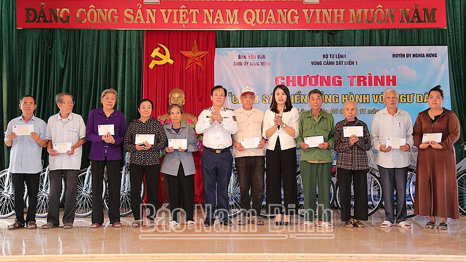 Chương trình “Cảnh sát biển đồng hành với ngư dân” năm 2024