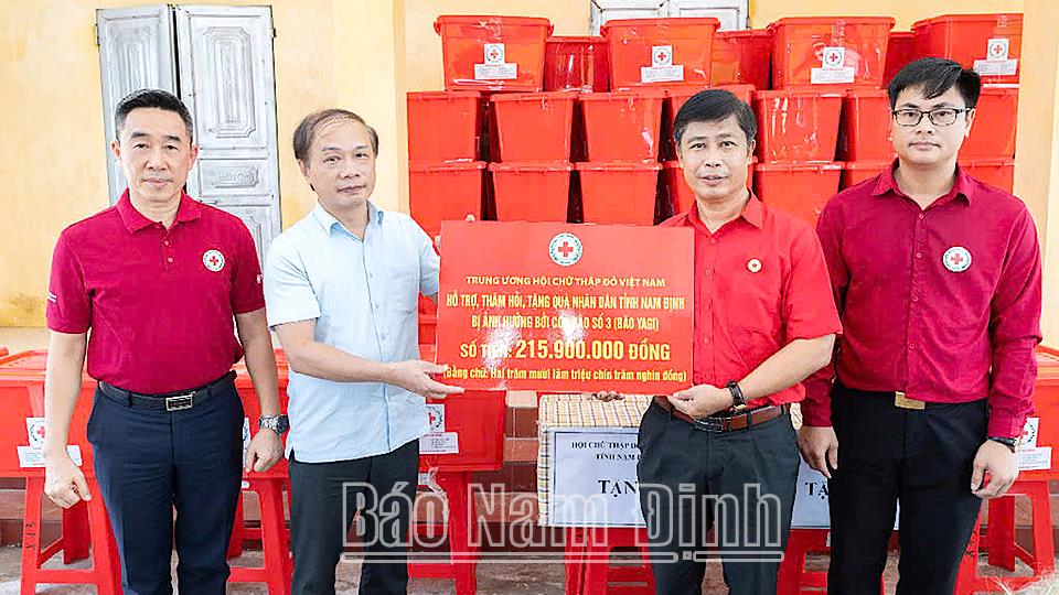 Phát huy vai trò của Hội Chữ thập đỏ Việt Nam trong công tác tuyên truyền vận động, đấu tranh, bảo vệ nền tảng tư tưởng của đảng