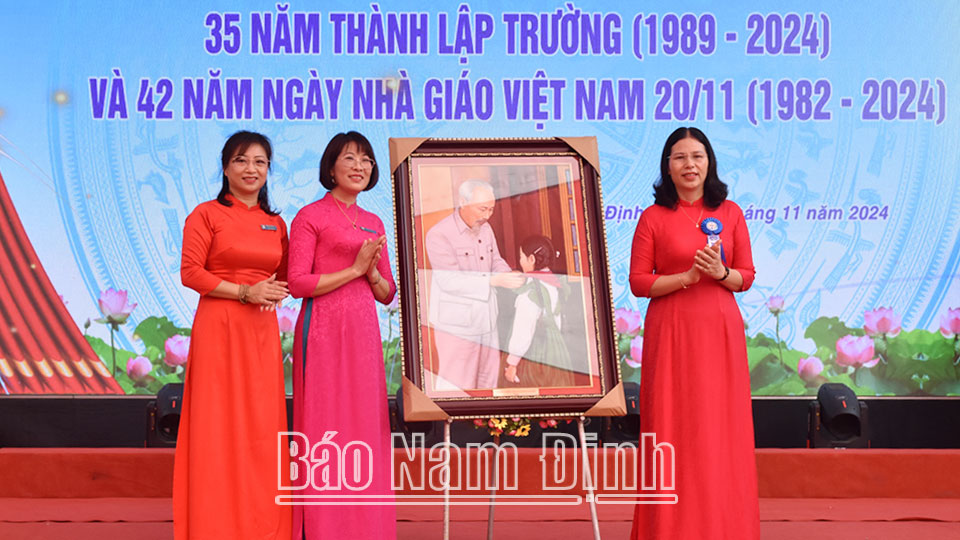 Trường THCS Tống Văn Trân (thành phố Nam Định) kỷ niệm 35 năm thành lập