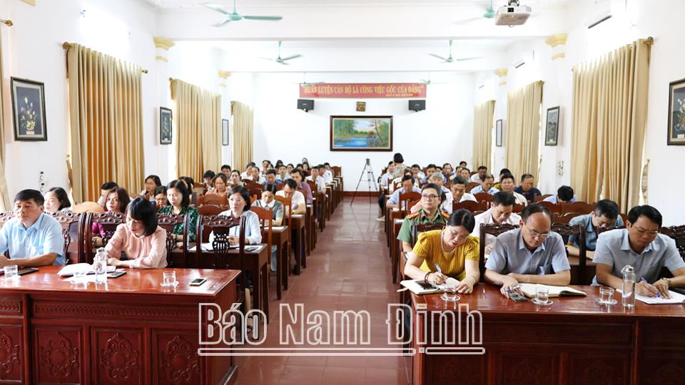 Nghĩa Hưng chú trọng công tácgiáo dục chính trị, tư tưởng cho cán bộ, đảng viên