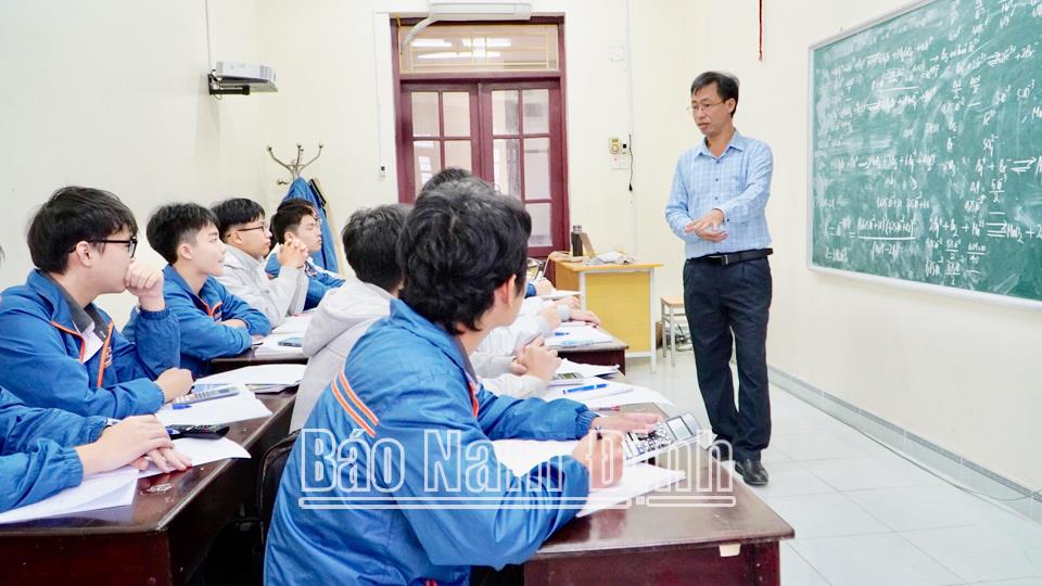 Kỷ niệm Ngày Nhà giáo Việt Nam (20/11): Những điển hình trong phong trào “Đổi mới, sáng tạo trong quản lý, giảng dạy và học tập”