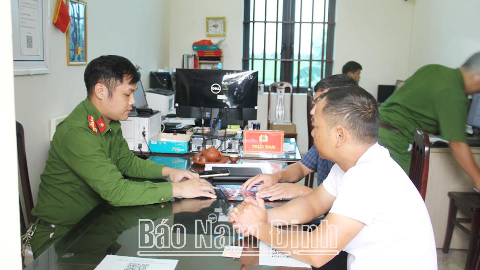 Thực hiện đồng bộ các biện phápngăn chặn thông tin xấu, độc trên mạng xã hội