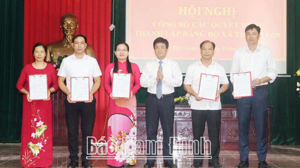 Đảng bộ huyện Vụ Bảnchú trọng công tác xây dựng Đảng