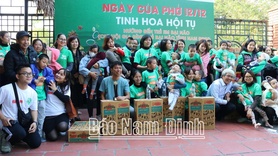 96 triệu đồng tặng trẻ em bại não trên địa bàn tỉnh Nam Định trong Chương trình “Phở yêu thương”