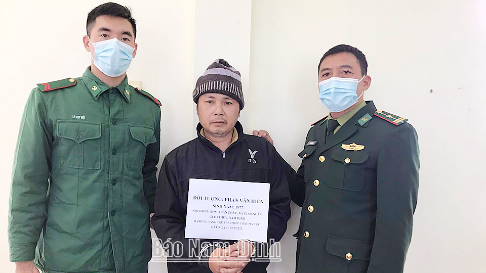 Bắt giữ đối tượng tàng trữ trái phép chất ma túy