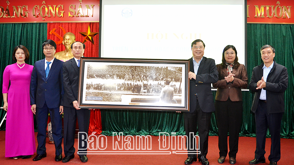 Đồng chí Bí thư Tỉnh ủy dự hội nghị triển khai kế hoạch công tác Thống kê năm 2023