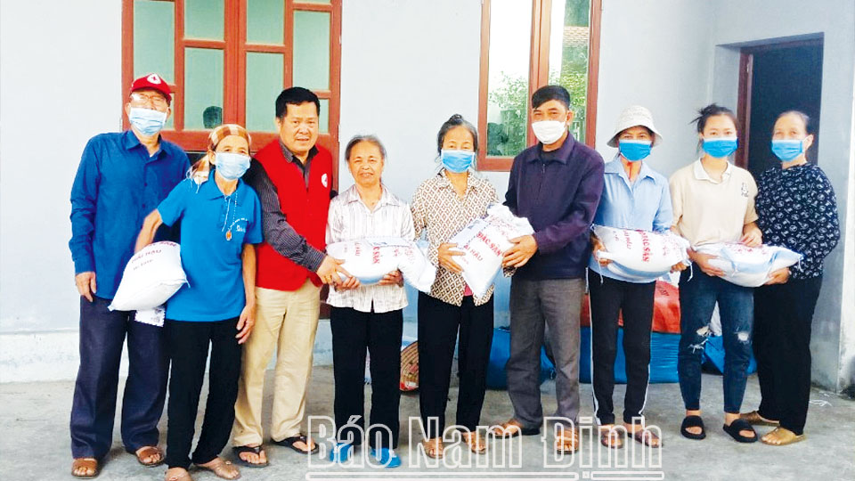 Một chủ tịch Hội Chữ thập đỏ tận tâm