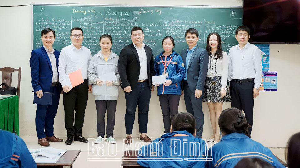 Quỹ Hỗ trợ phát triển tài năng Thành Nam đồng hành cùng học sinh giỏi