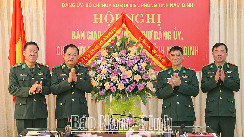 Bàn giao chức danh, nhiệm vụ Bí thư Đảng ủy, Chính ủy Bộ đội Biên phòng tỉnh