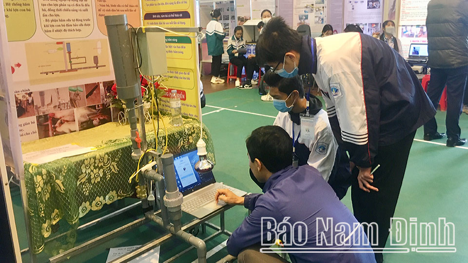 Khai mạc Ngày hội STEM và Cuộc thi Khoa học kỹ thuật dành cho học sinh trung học cấp tỉnh năm học 2022-2023