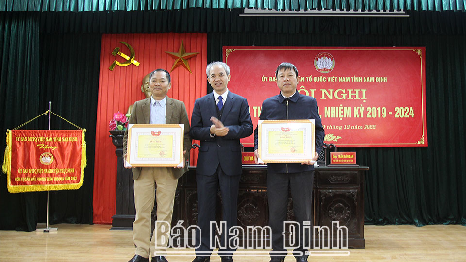 Tiếp tục tuyên truyền, vận động nhân dân đẩy mạnh các phong trào thi đua yêu nước