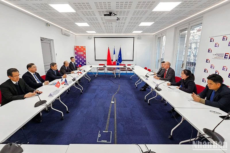 Nam Định, Quảng Bình và An Giang xúc tiến đầu tư và thương mại tại Pháp