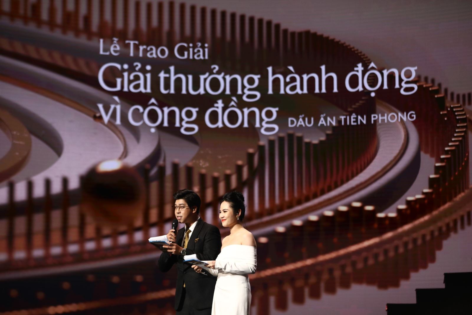 Trao giải thưởng “Hành động vì cộng đồng - Human Act Prize 2023”