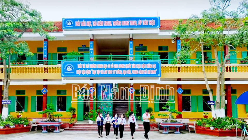 Ngôi trường vượt khóvươn lên “Dạy tốt - Học tốt”