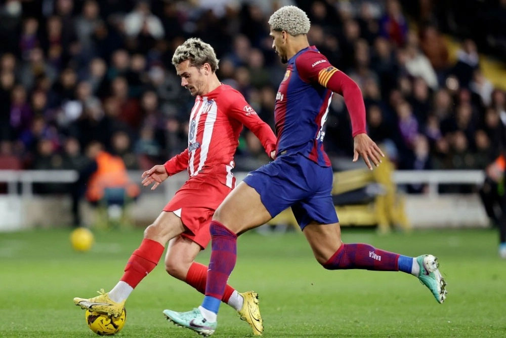 Thắng vất vả Atletico Madrid, Barca trở lại đường đua vô địch La Liga