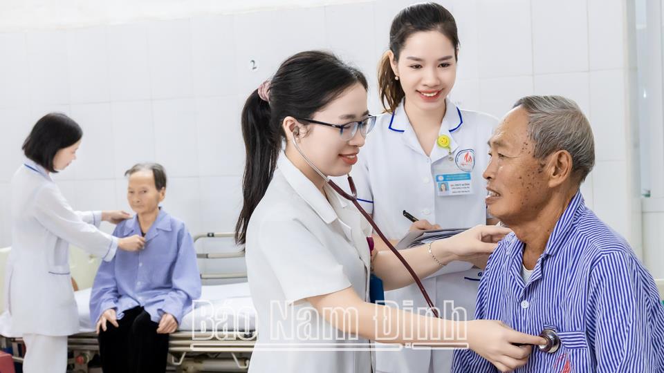 Đổi mới, nâng cao chất lượng phục vụngười thụ hưởng bảo hiểm xã hội, bảo hiểm y tế