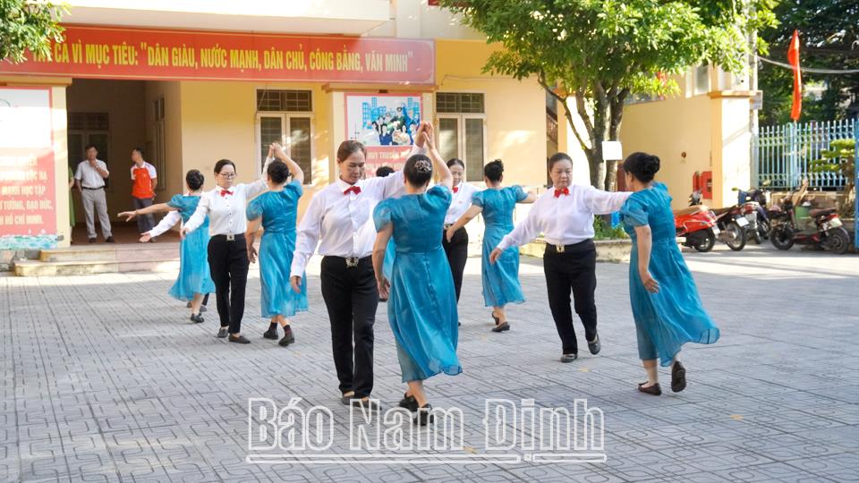 Sôi nổi phong trào văn nghệ, thể dục, thể thaocủa người cao tuổi Thành Nam