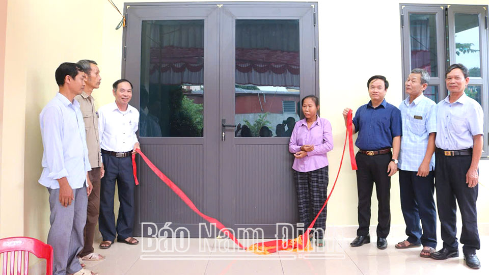 Lan tỏa phong tràohỗ trợ làm nhà ở cho người nghèo