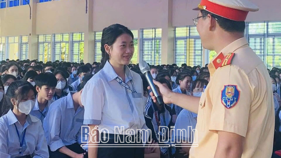 Ngành giáo dục nâng cao kỹ năngtham gia giao thông an toàn cho học sinh